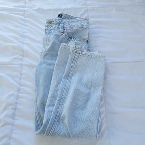 Light Wash Abercrombie & Fitch Mom Jeans